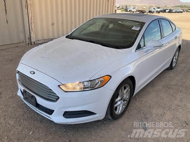 Ford Fusion Automobiles / SUVS