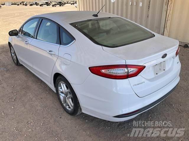 Ford Fusion Automobiles / SUVS