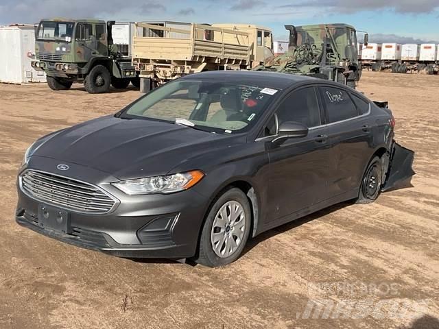 Ford Fusion S Automobiles / SUVS