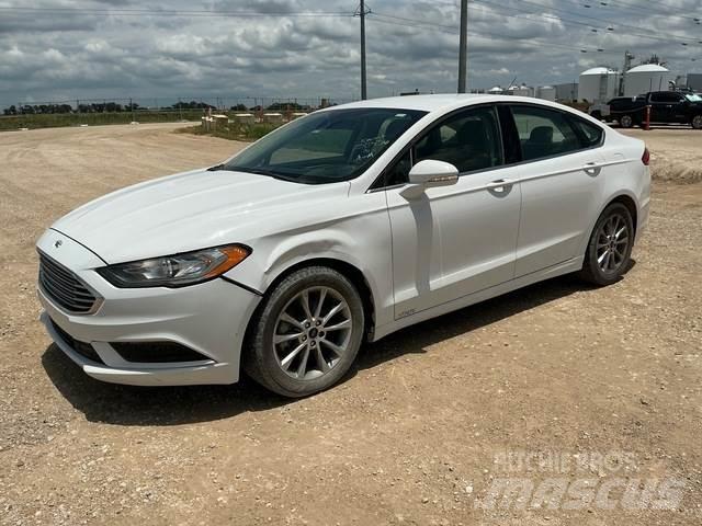 Ford Fusion SE Automobiles / SUVS