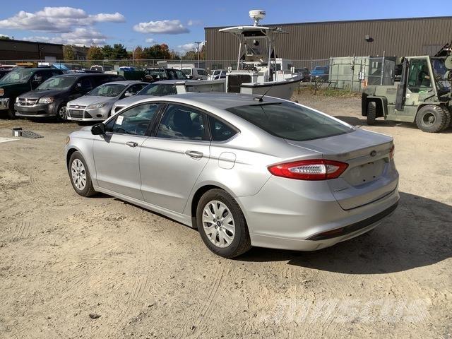 Ford Fusion SE Automobiles / SUVS