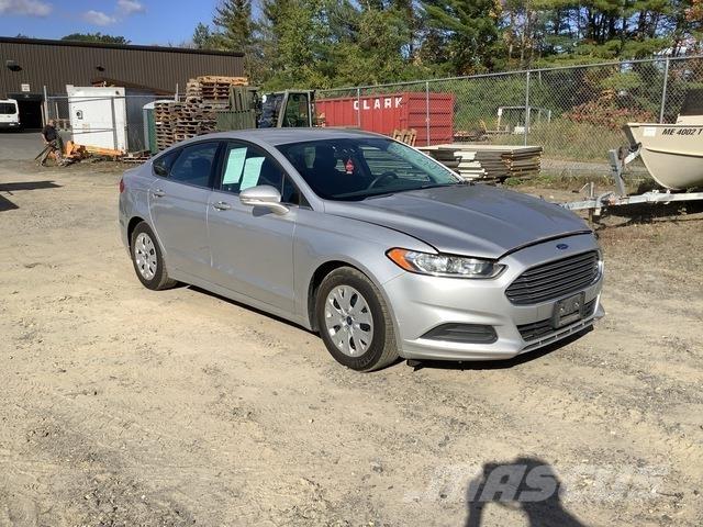 Ford Fusion SE Automobiles / SUVS