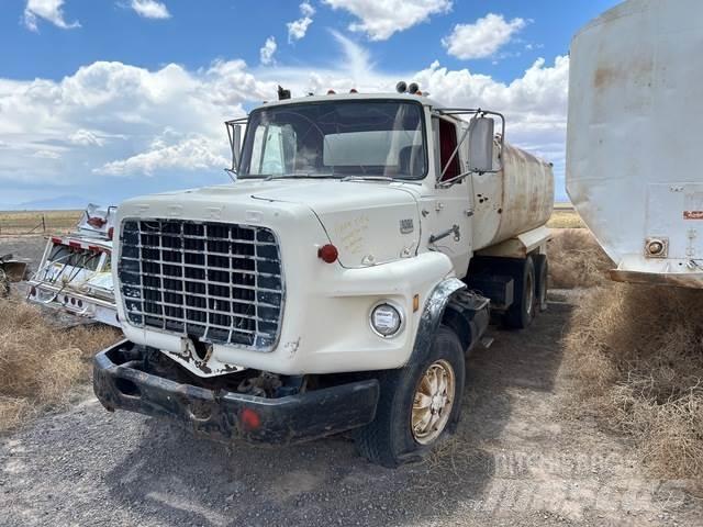Ford L9000 Tank Trucks