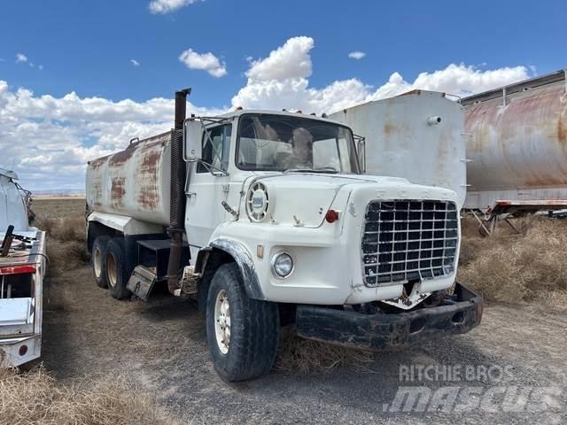 Ford L9000 Tank Trucks