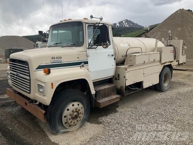 Ford LN8000 Tank Trucks
