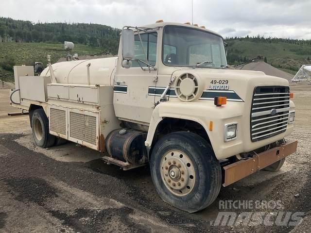 Ford LN8000 Tank Trucks