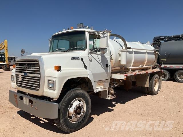 Ford LN8000F Vacuum Trucks