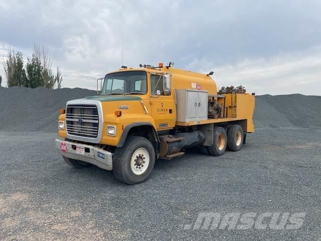 Ford LNT8000 Tank Trucks