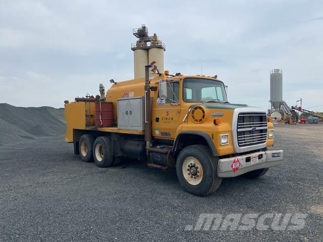 Ford LNT8000 Tank Trucks