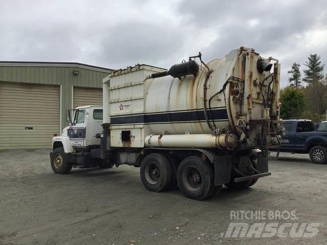 Ford LNT9000 Crawler Excavators