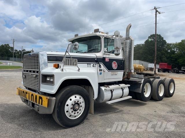 Ford LTL9000 Conventional Trucks / Tractor Trucks