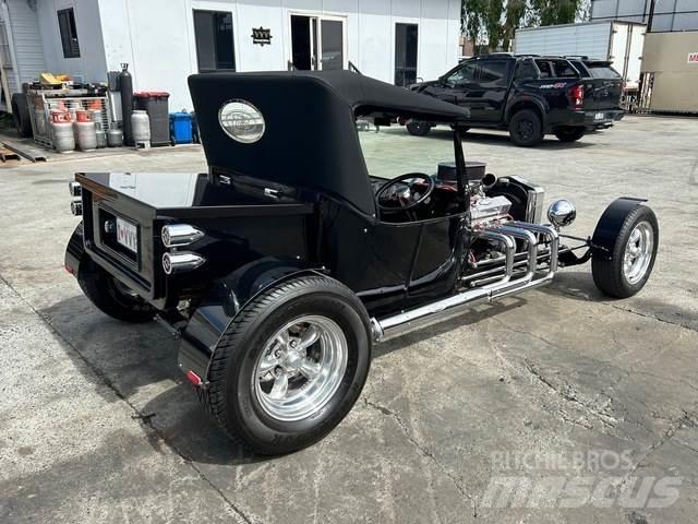 Ford T Bucket Automobiles / SUVS