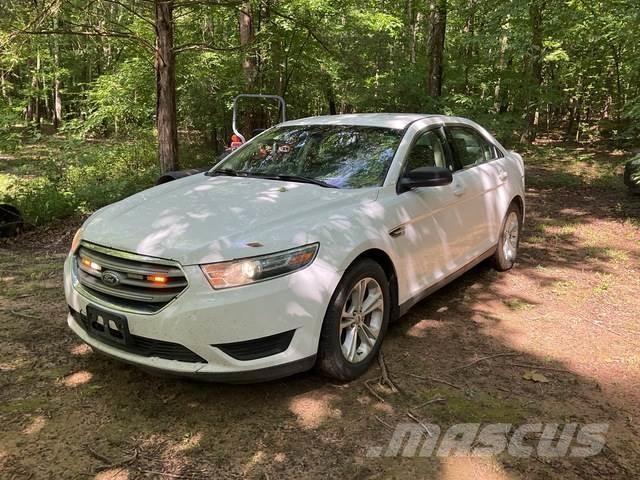 Ford Taurus Automobiles / SUVS