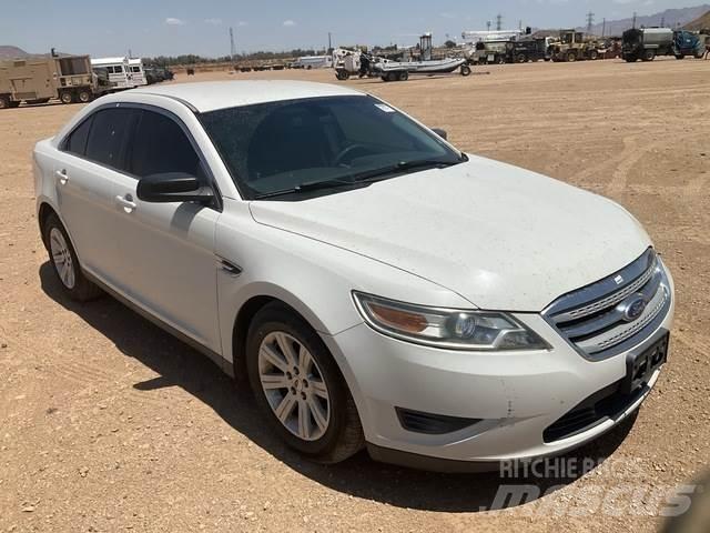 Ford Taurus Automobiles / SUVS