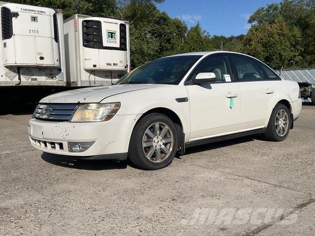 Ford Taurus Automobiles / SUVS