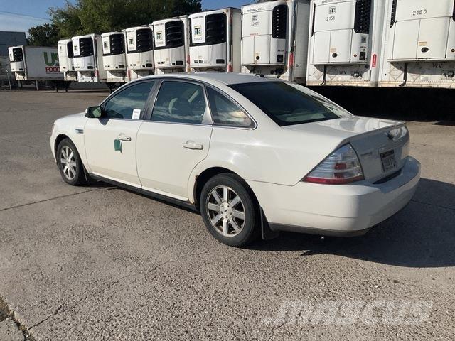 Ford Taurus Automobiles / SUVS