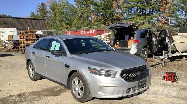 Ford Taurus Automobiles / SUVS