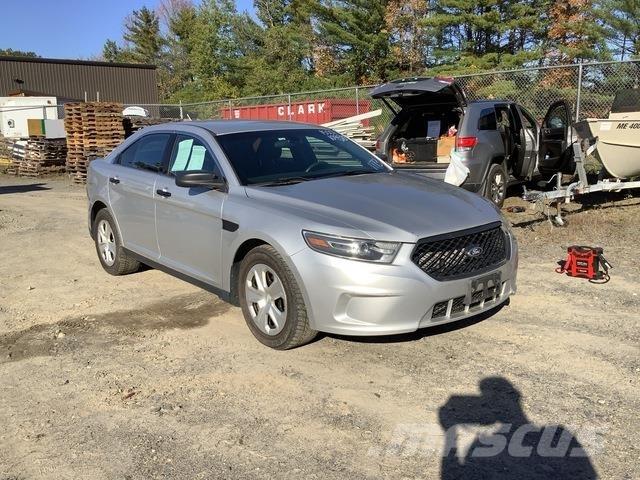 Ford Taurus Automobiles / SUVS