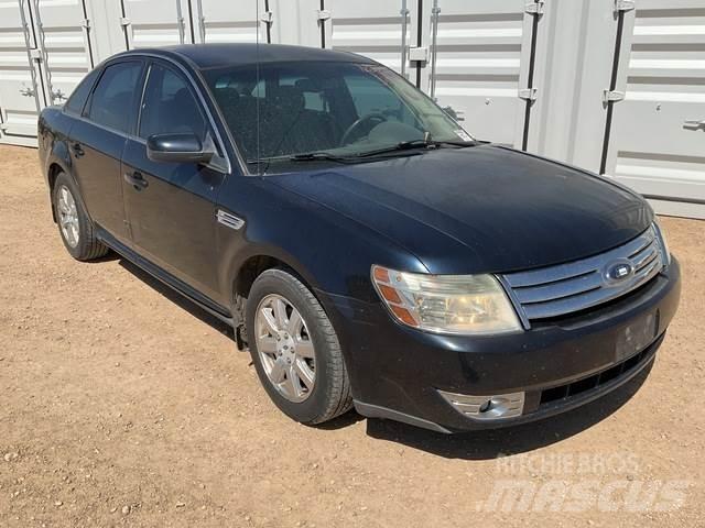 Ford Taurus SE Automobiles / SUVS