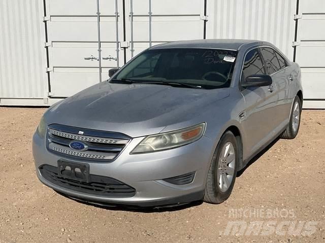 Ford Taurus SE Automobiles / SUVS