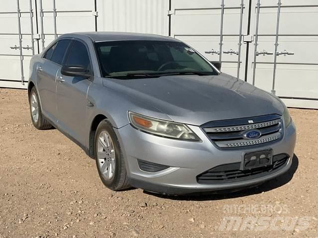 Ford Taurus SE Automobiles / SUVS