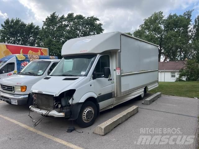 Freightliner  Panel vans