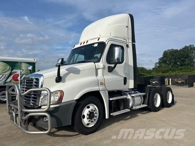 Freightliner  Conventional Trucks / Tractor Trucks