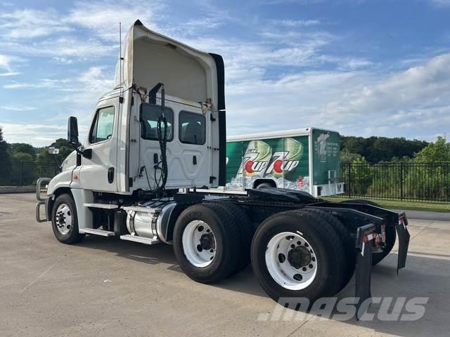 Freightliner  Conventional Trucks / Tractor Trucks