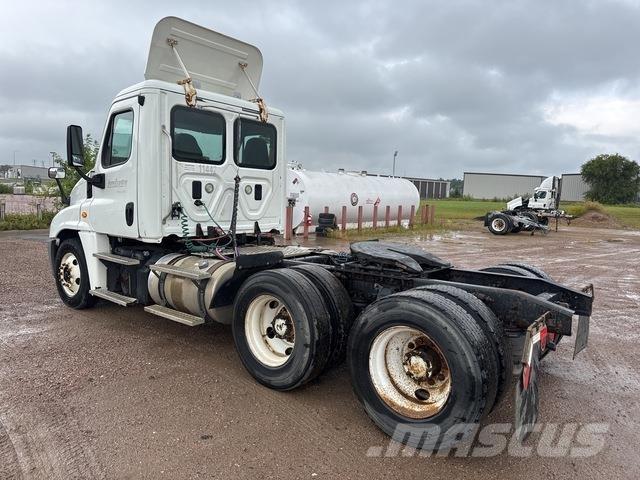 Freightliner  Conventional Trucks / Tractor Trucks