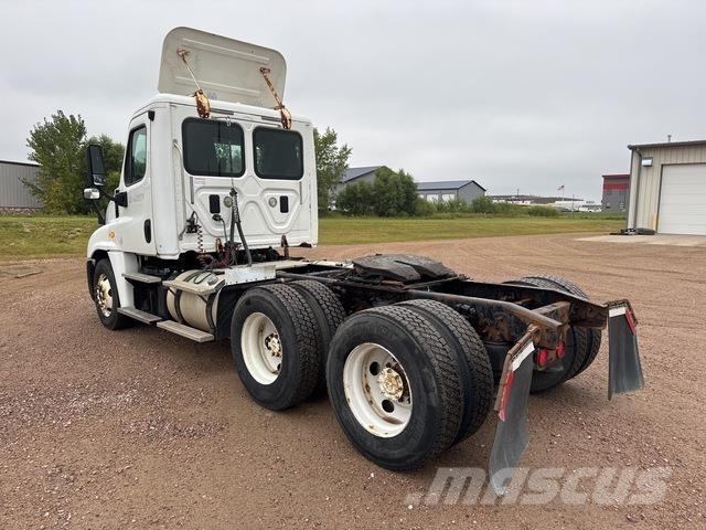 Freightliner  Conventional Trucks / Tractor Trucks