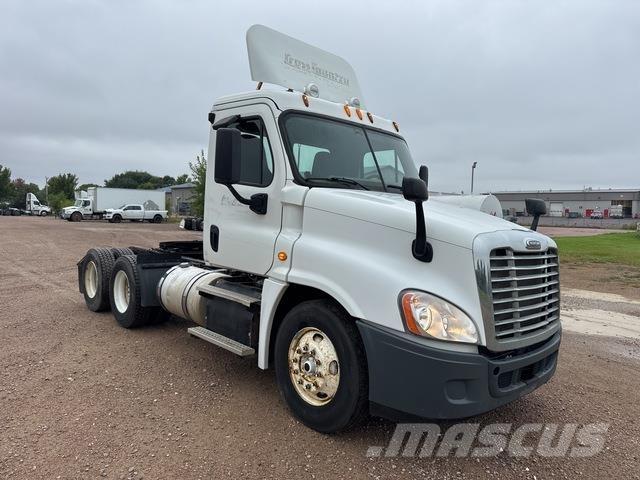 Freightliner  Conventional Trucks / Tractor Trucks