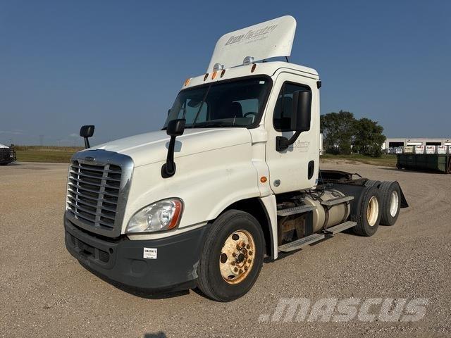 Freightliner  Conventional Trucks / Tractor Trucks