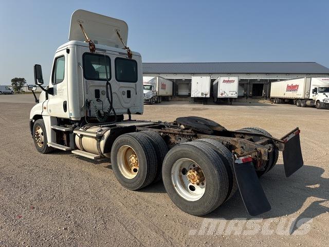 Freightliner  Conventional Trucks / Tractor Trucks