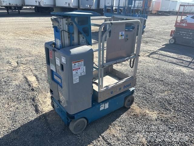 Genie GR-12 Vertical mast lifts