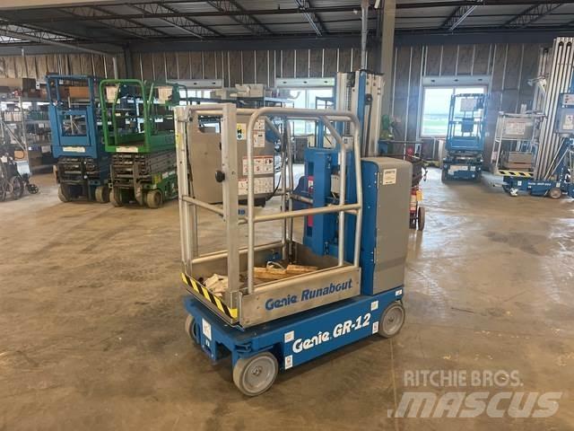 Genie GR-12 Vertical mast lifts