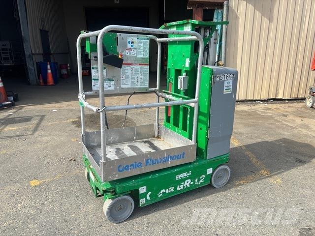 Genie GR-12 Vertical mast lifts