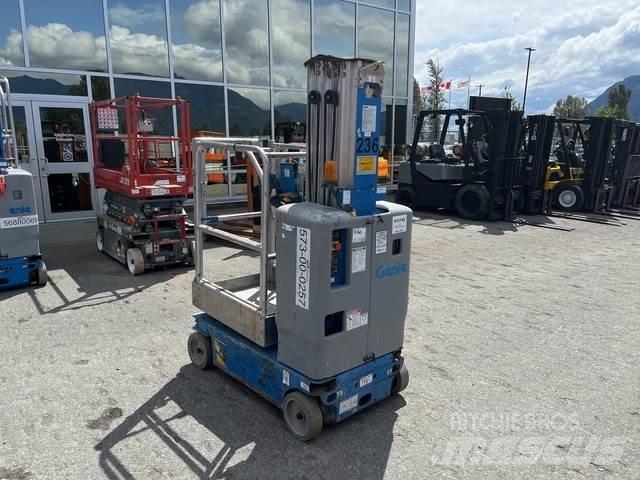 Genie GR-20 Vertical mast lifts