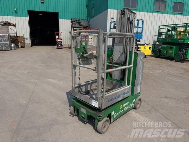 Genie GR-20 Vertical mast lifts