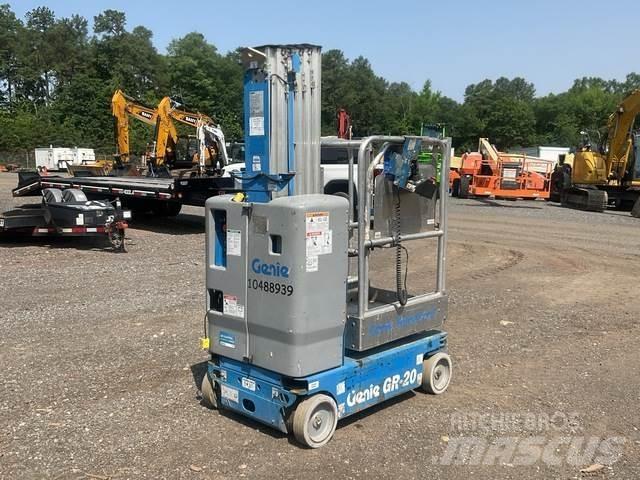 Genie GR-20 Vertical mast lifts