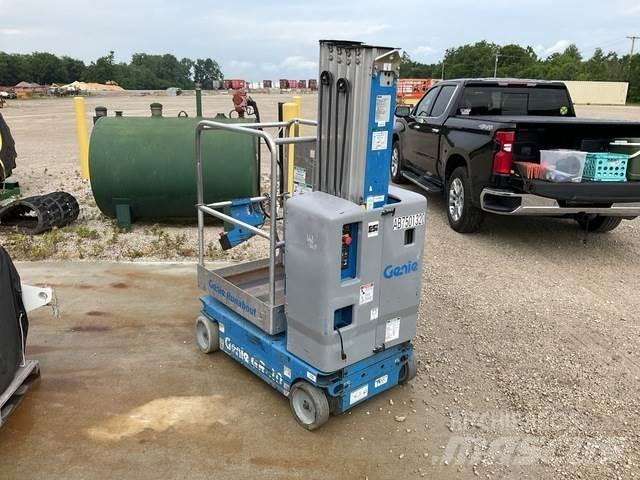 Genie GR-20 Vertical mast lifts