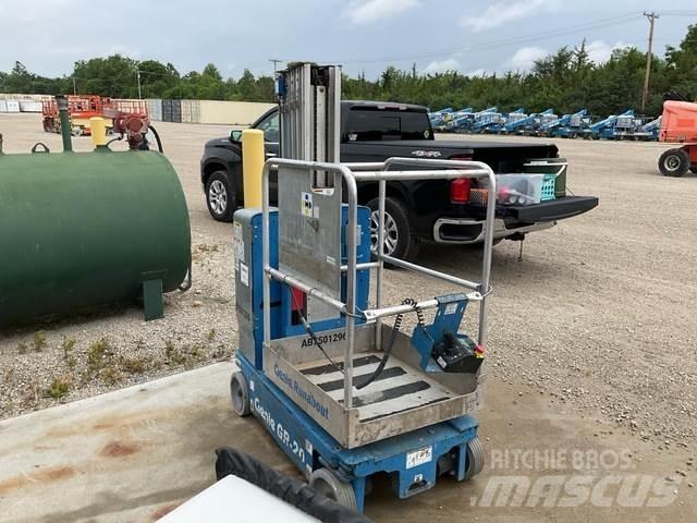 Genie GR-20 Vertical mast lifts