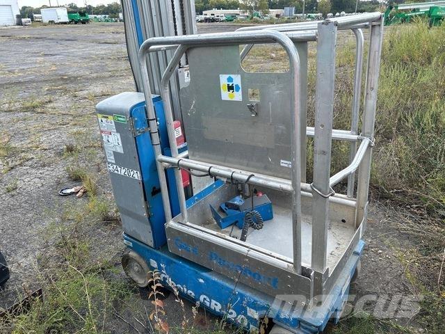 Genie GR-20 Vertical mast lifts