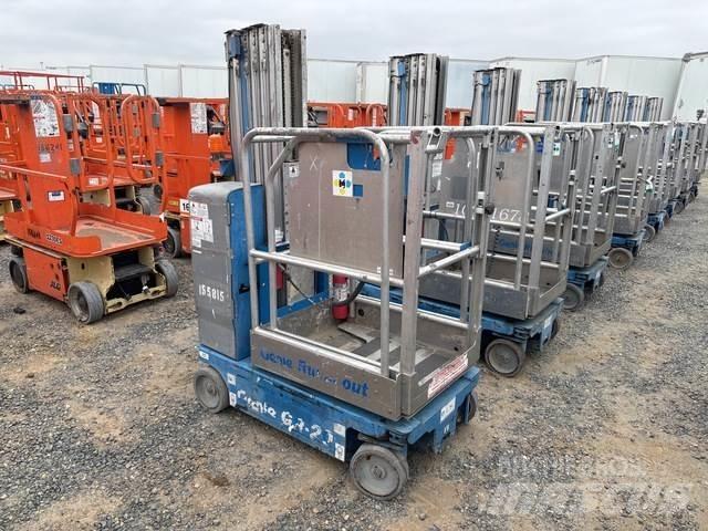 Genie GR20 Vertical mast lifts
