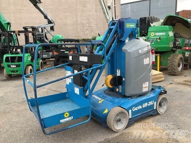 Genie GR26J Vertical mast lifts