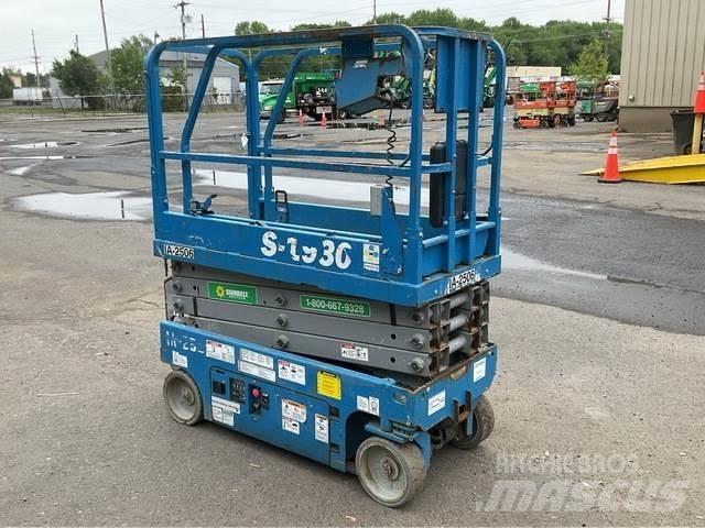 Genie GS-1930 Scissor Lifts