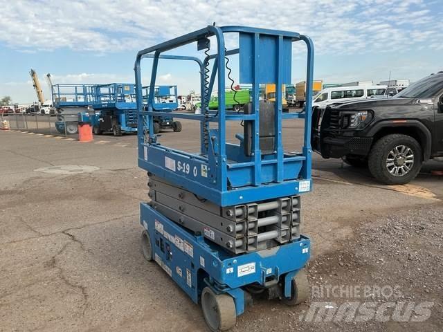 Genie GS-1930 Scissor Lifts