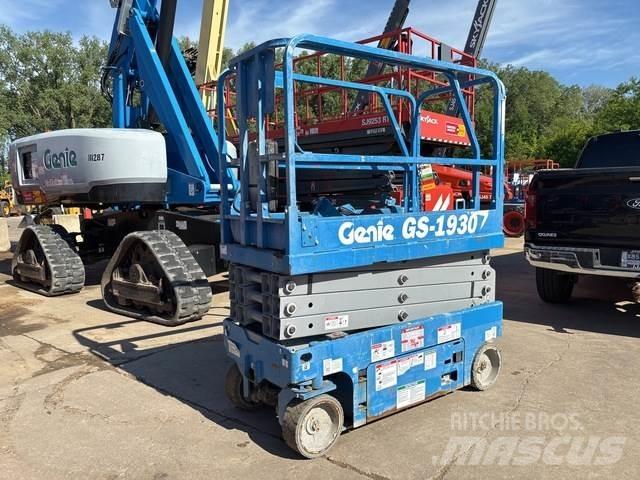 Genie GS-1930 Scissor Lifts