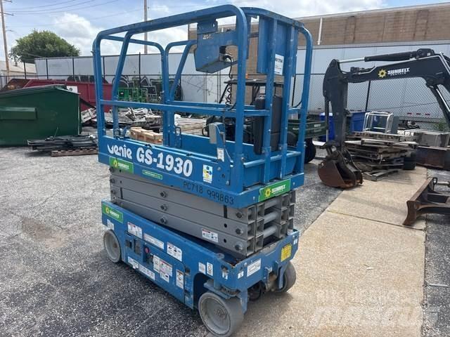 Genie GS-1930 Scissor Lifts
