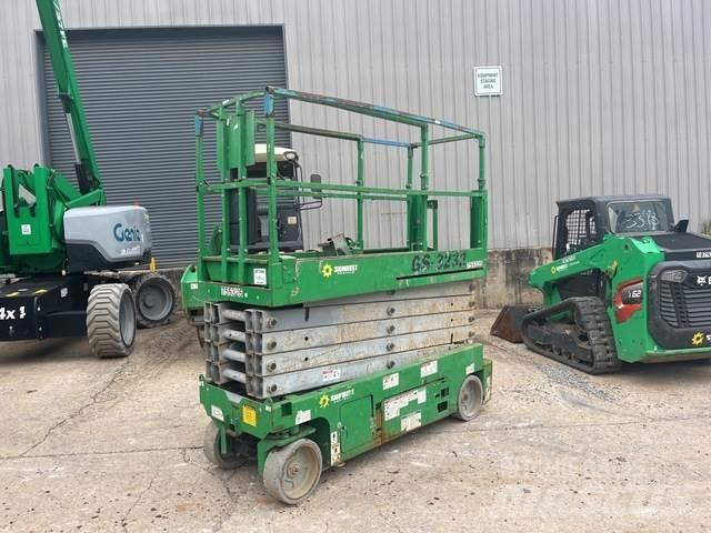Genie GS-3232 Scissor Lifts