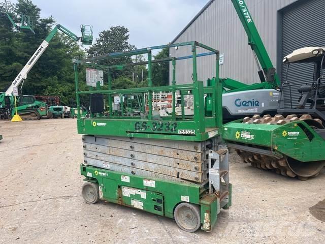 Genie GS-3232 Scissor Lifts